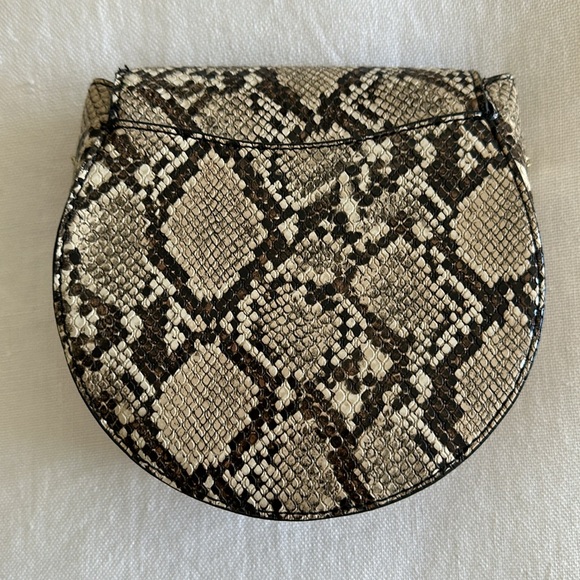 MANGO Crossbody Bag in snake Print - Picture 2 of 11